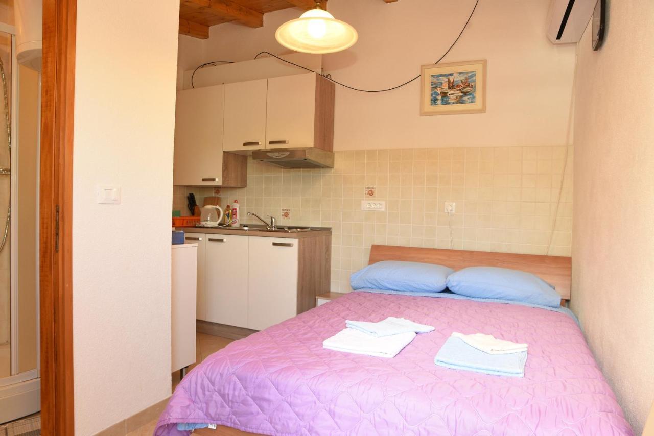 Apartment Anamarija Valun Zewnętrze zdjęcie