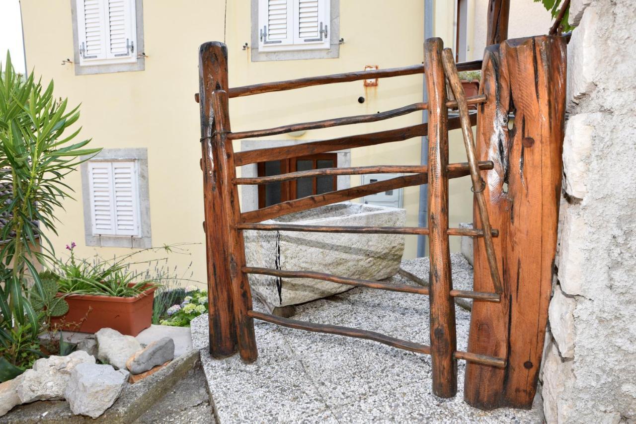 Apartment Anamarija Valun Zewnętrze zdjęcie