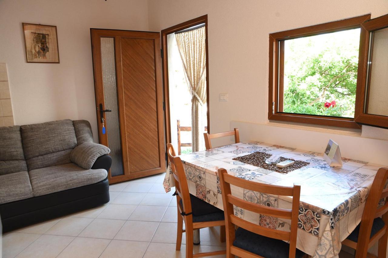 Apartment Anamarija Valun Zewnętrze zdjęcie