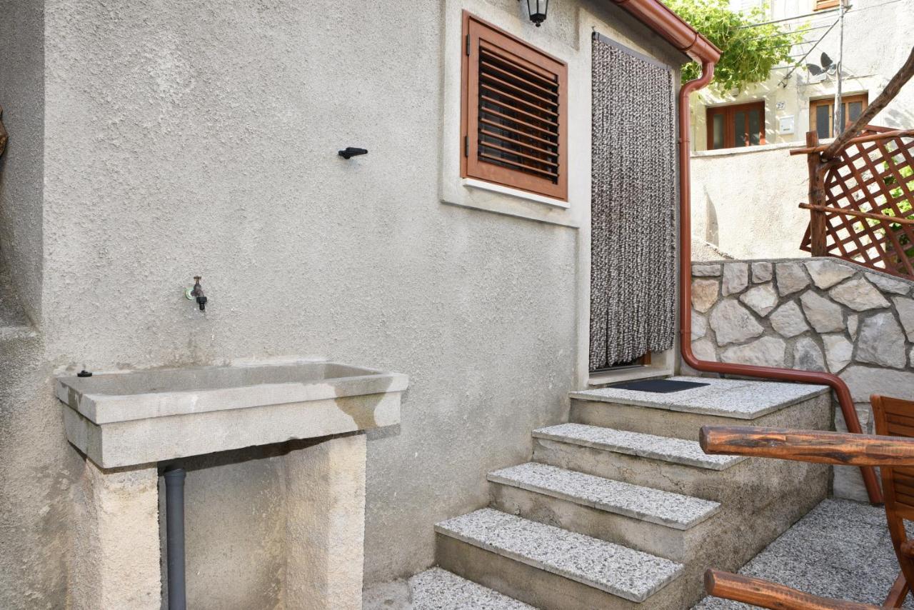 Apartment Anamarija Valun Zewnętrze zdjęcie
