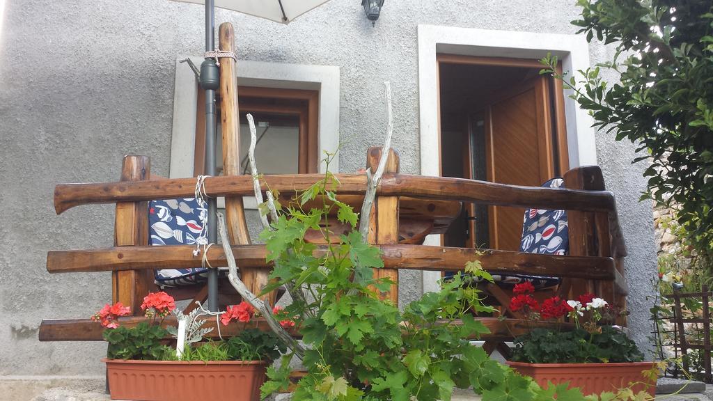 Apartment Anamarija Valun Zewnętrze zdjęcie